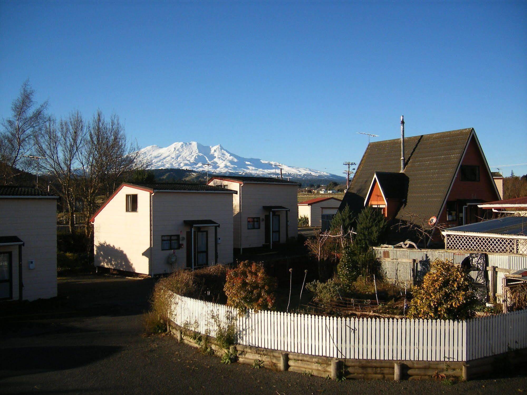 Ossies Motels And Chalets Ohakune Exterior foto